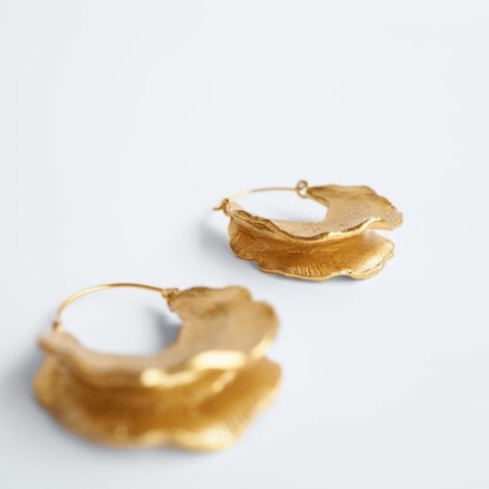 Texture Hoop Earrings! - Picture 3 of 7